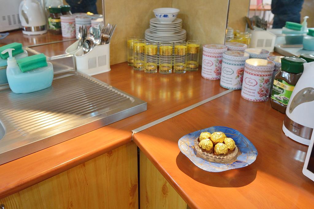 阿特拉斯住宿酒店 布加勒斯特 客房 照片