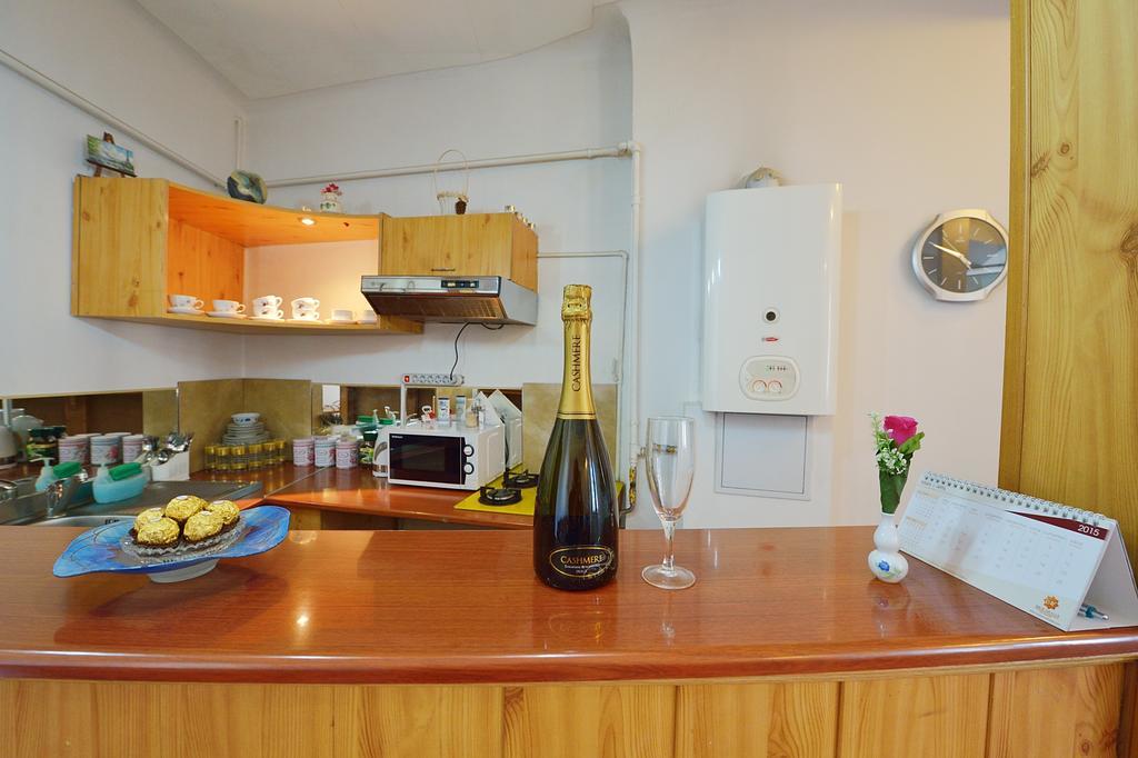 阿特拉斯住宿酒店 布加勒斯特 客房 照片